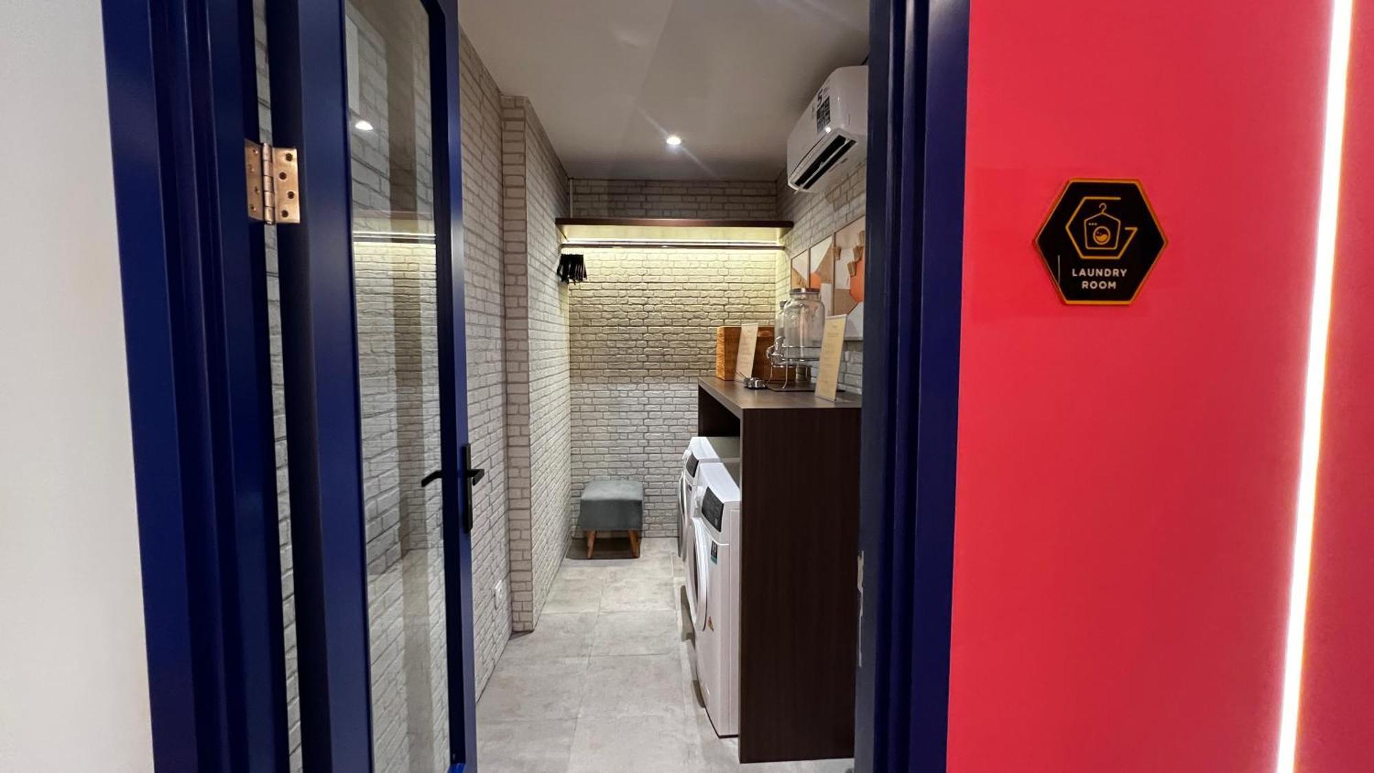 Yellow Bee Resort Cililitan Cakarta Dış mekan fotoğraf