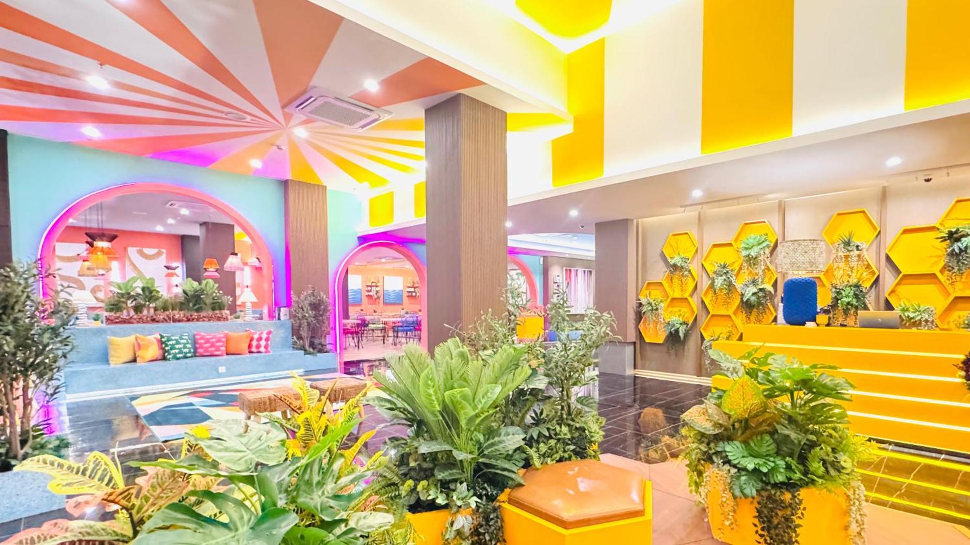 Yellow Bee Resort Cililitan Cakarta Dış mekan fotoğraf