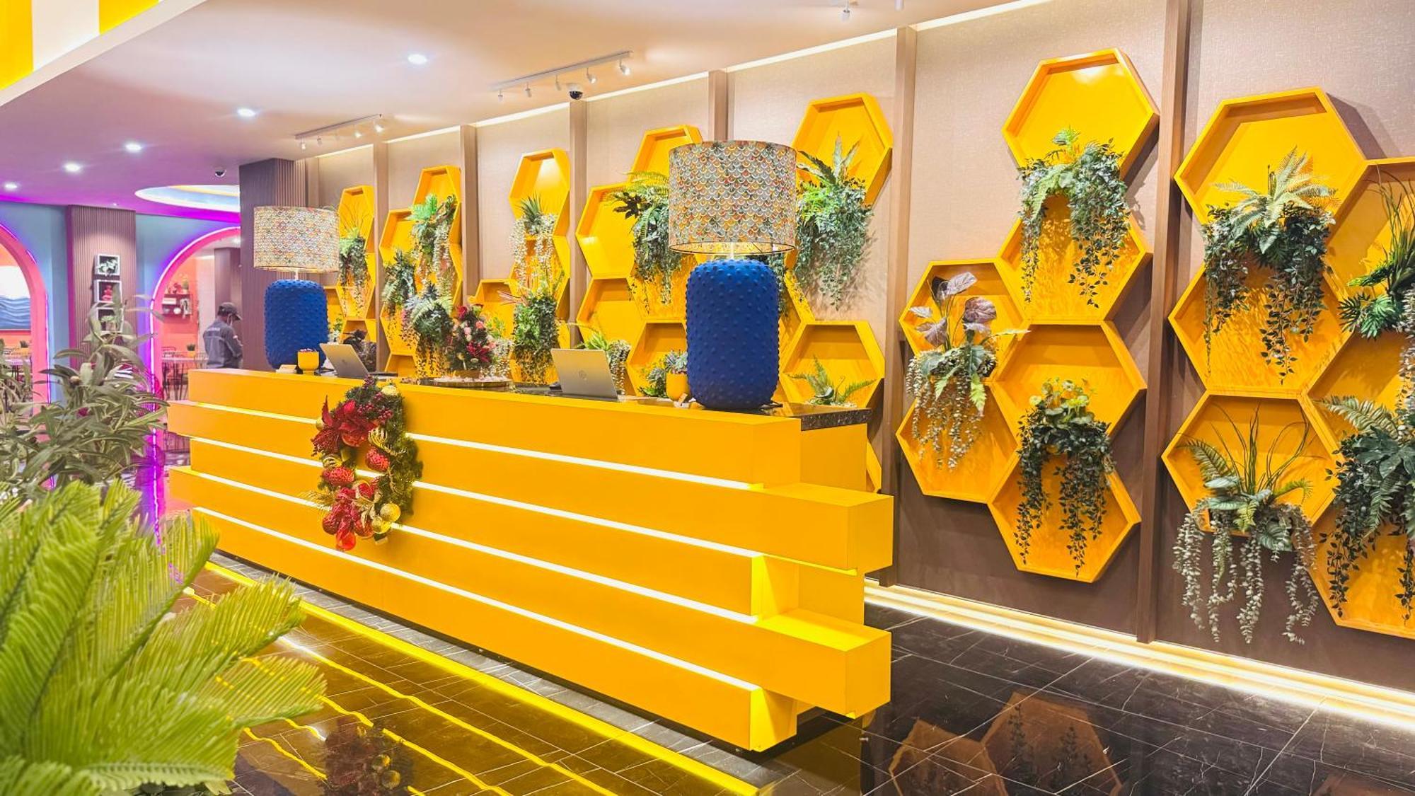 Yellow Bee Resort Cililitan Cakarta Dış mekan fotoğraf