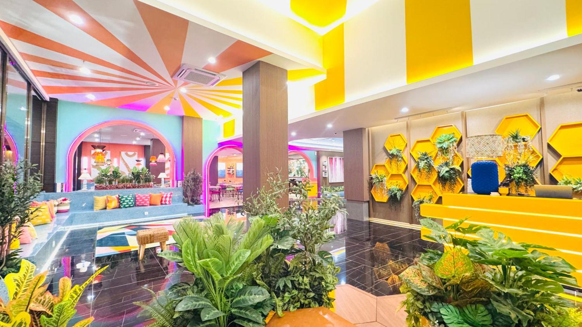Yellow Bee Resort Cililitan Cakarta Dış mekan fotoğraf